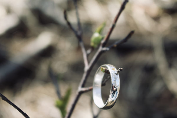 Foto van handgemaakte zilveren ring met citrien