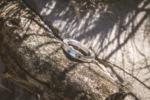Foto van handgemaakte zilveren ring