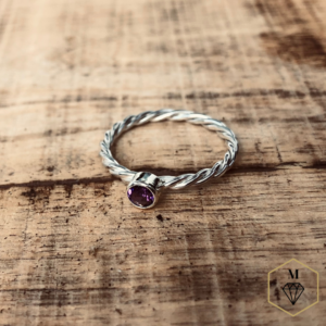 handgemaakte zilveren ring met Amethyst bij Mantje-Jewelry jouw nummer 1 juwelen webwinkel!
